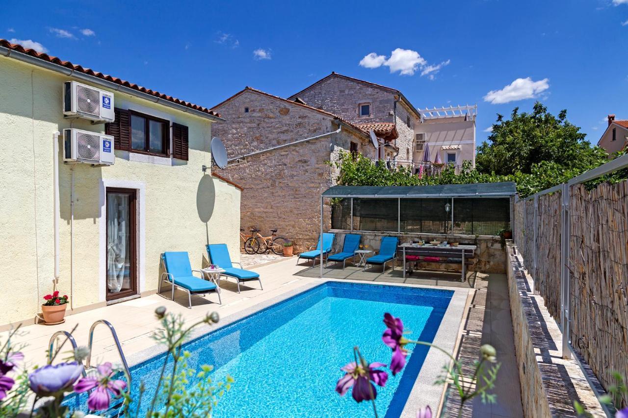 Villa Karina Tar Tar-Vabriga Exteriér fotografie